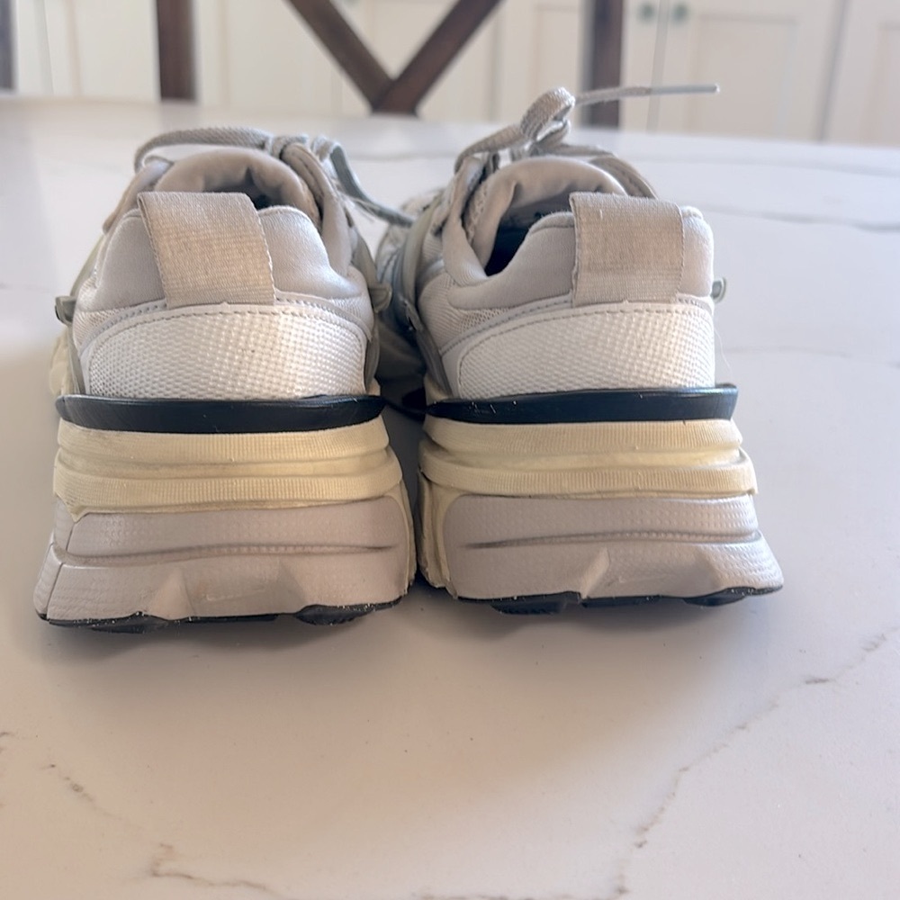 NIKE V2K Run Sneaker - Picture 9 of 10